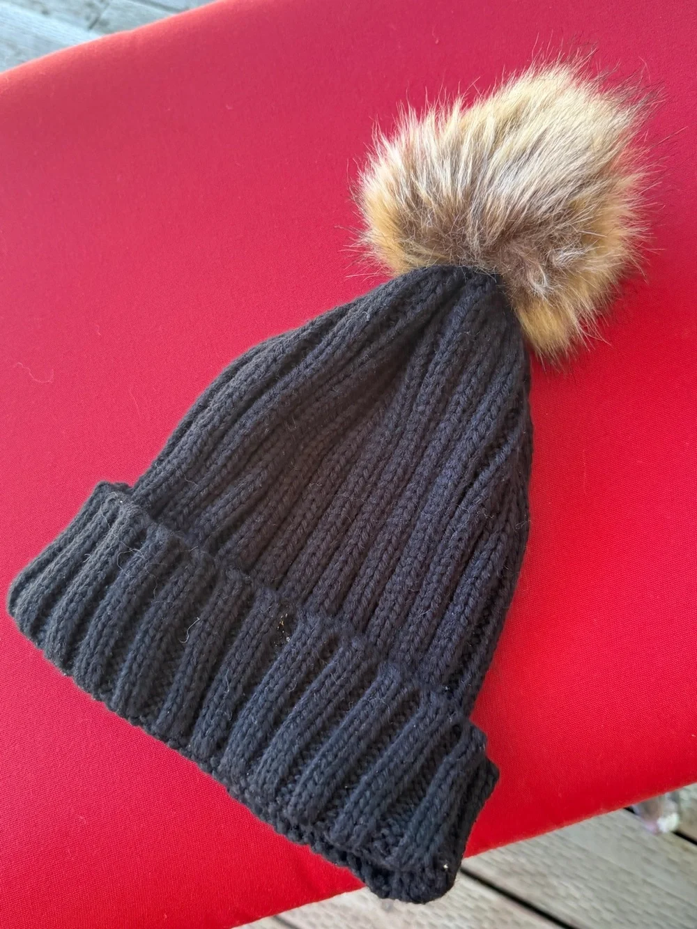 Women’s Black Knit Pom Pom Beanie Hat - Faux Fur Top